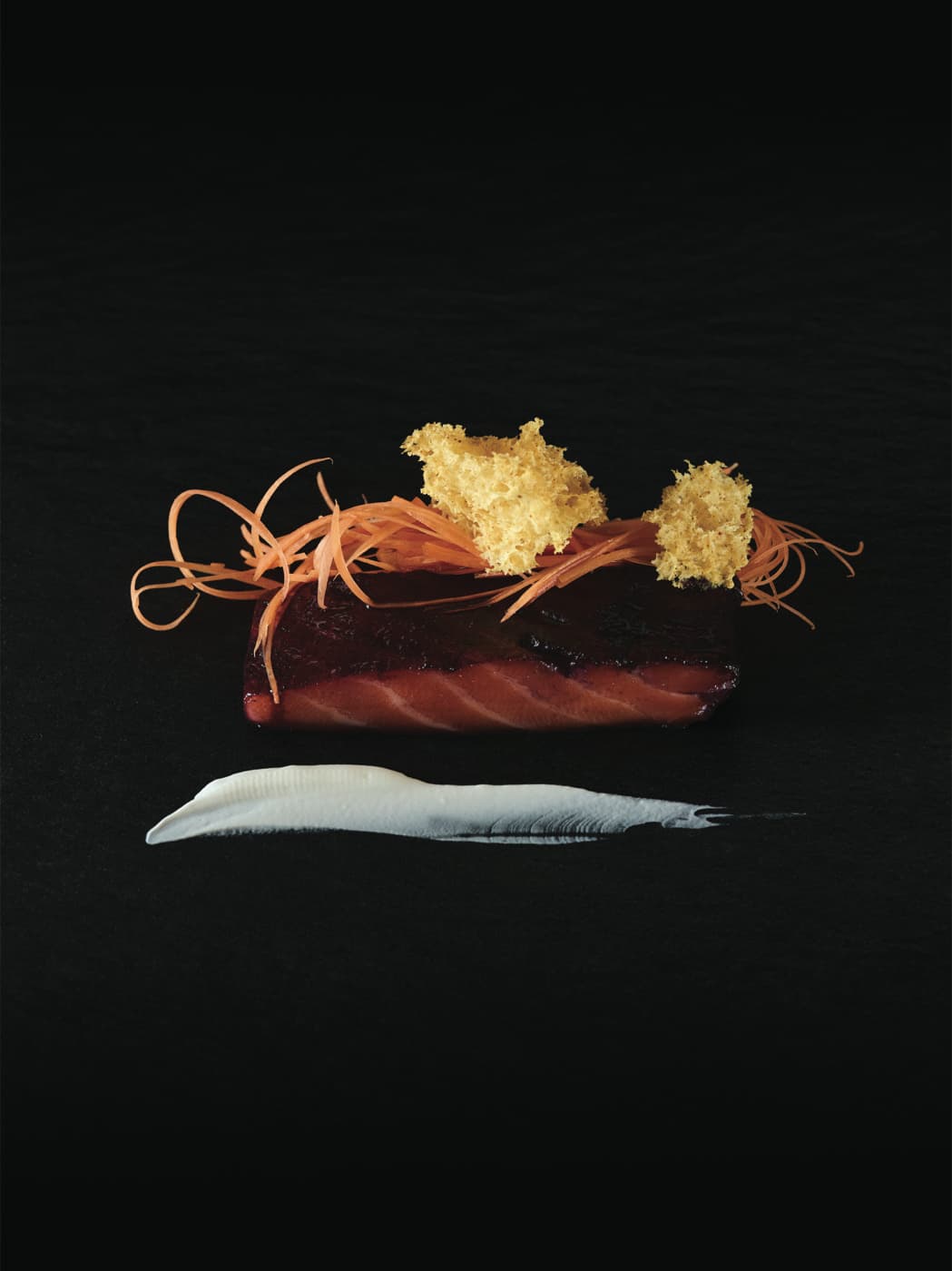 Puro marinato, “latte in piedi” di kefir e carota croccante